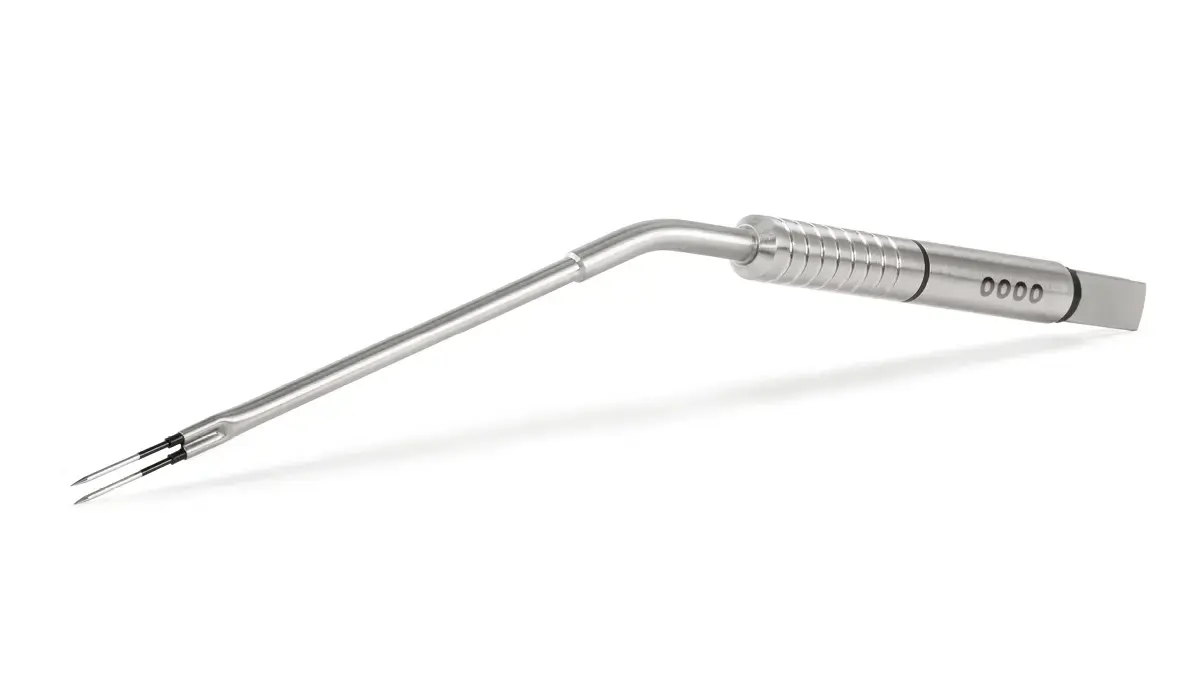 RaVoR™ bipolare Elektrode aus Metall für die Nasenmuscheln auf weißem Hintergrund