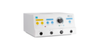 Seitenansicht des BM-780 II Radiofrequenz-Generators mit Drehregler, Funktionsknöpfen und Anschlüssen für bipolare und monopolare Instrumente, geeignet für präzises Schneiden und Koagulieren in chirurgischen Anwendungen.