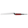 Masterpiece™ non-stick bipolare Pinzette mit rotem Griffbereich und abgewinkelter Spitze vor weißem Hintergrund.